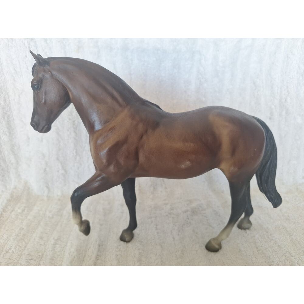 Vintage Breyer El Pastor Paso Fino Stallion Matte Bay USA Circle Stamp